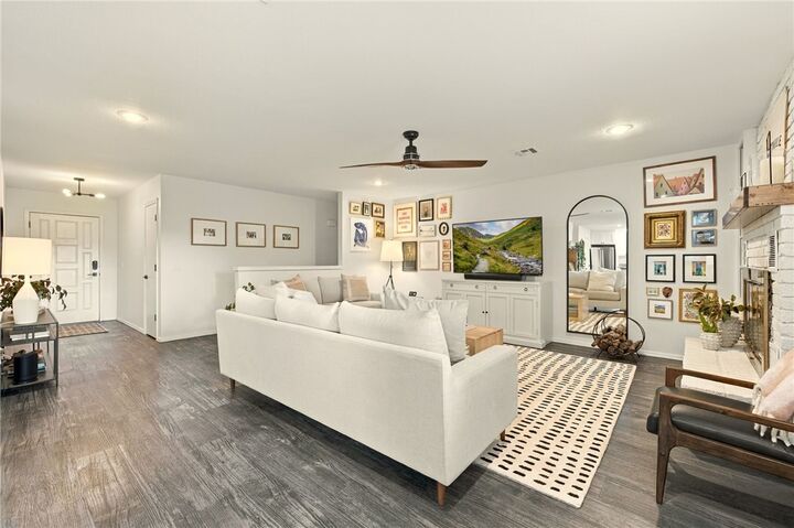 Property Photo:  2302 SE 16th Street  AR 72712 