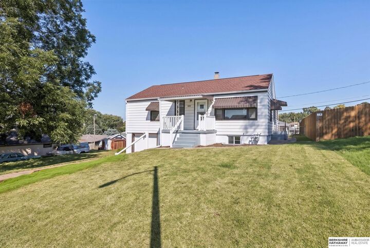 Property Photo: 4460 Hillsdale Avenue NE 68107