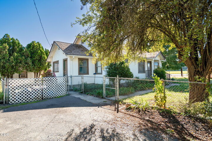 Property Photo:  2357 Ross Lane  OR 97501 