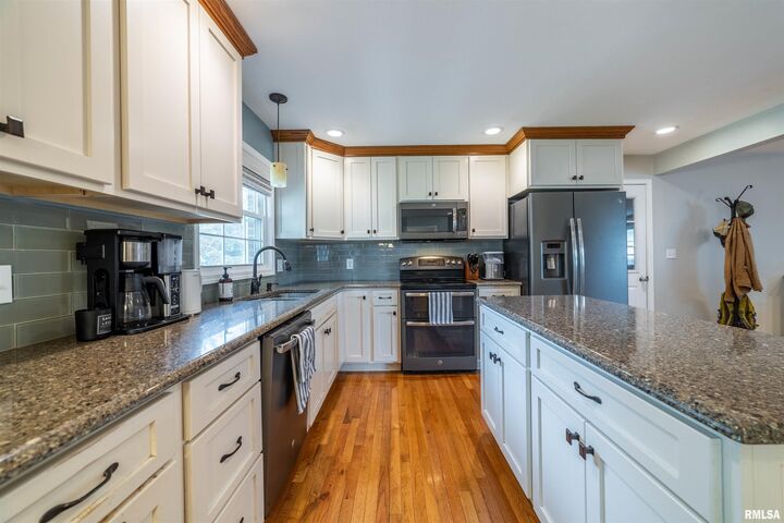 Property Photo: 1312 S 29th Street IL 62301