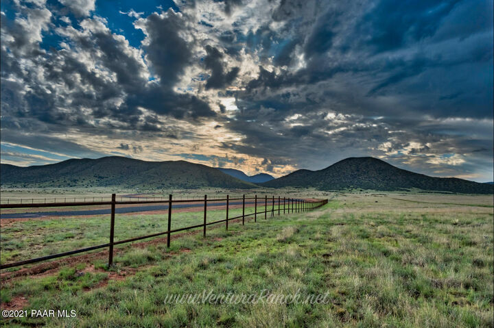 Property Photo:  10196 E Songbird Way  AZ 86315 