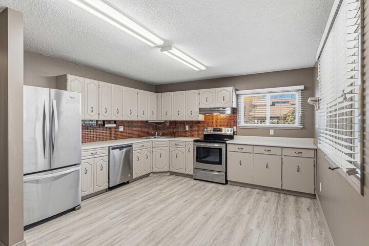 Property Photo: 3305 55 Avenue AB T9V 1K6