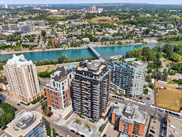 Property Photo:  730 2 Avenue SW 1213  AB T2P 1R8 