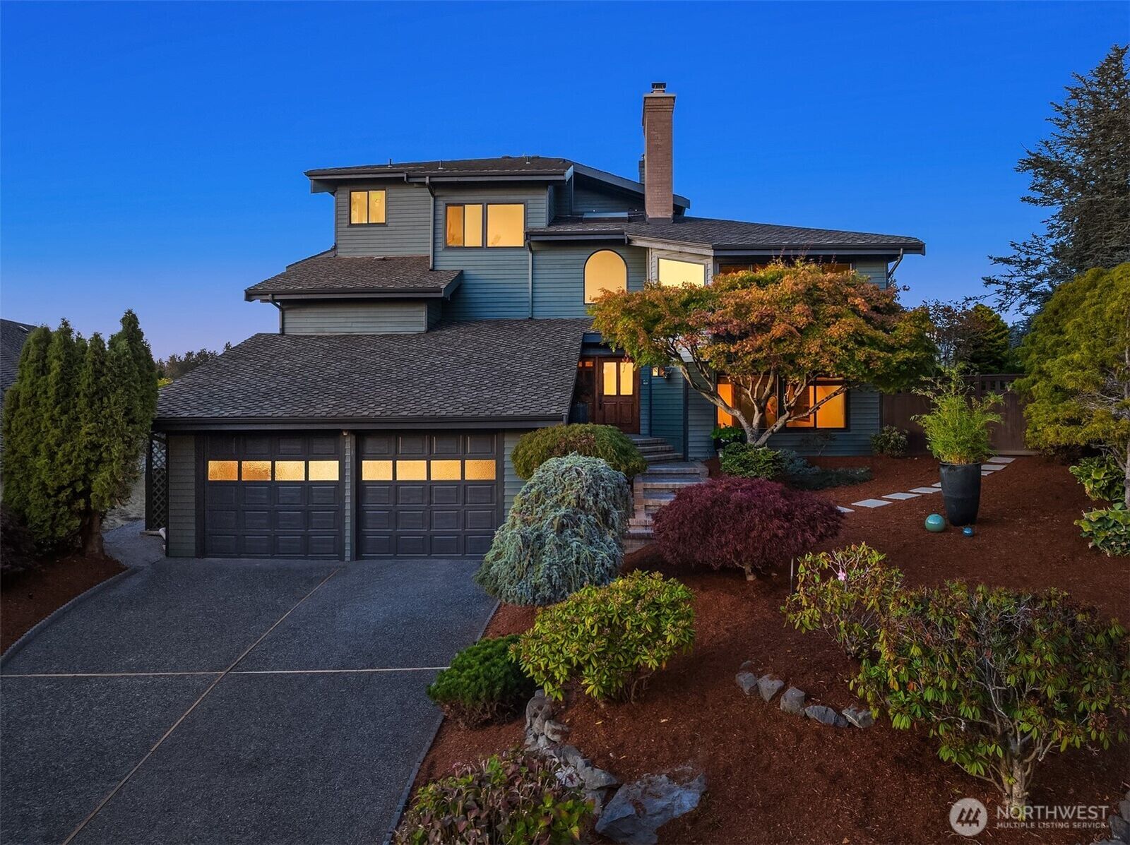 Property Photo:  6701  139th Place SW  WA 98026 