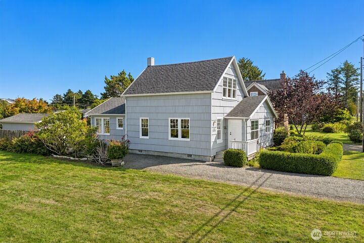 Property Photo: 4610 K Place WA 98644