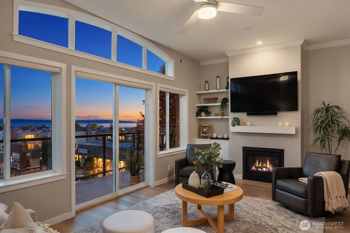 Property Photo: 505 5th Avenue S 305 WA 98020