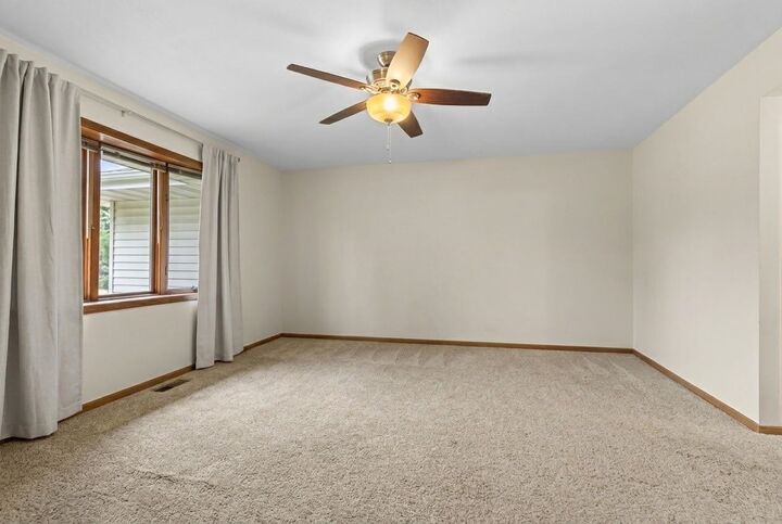 Property Photo: 6037 Banbridge Drive IL 61073
