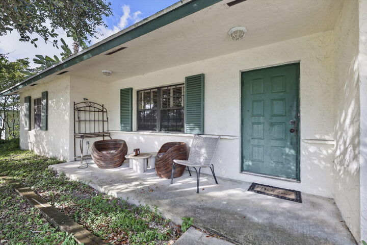 Property Photo: 1209 NW 8th Street FL 33426