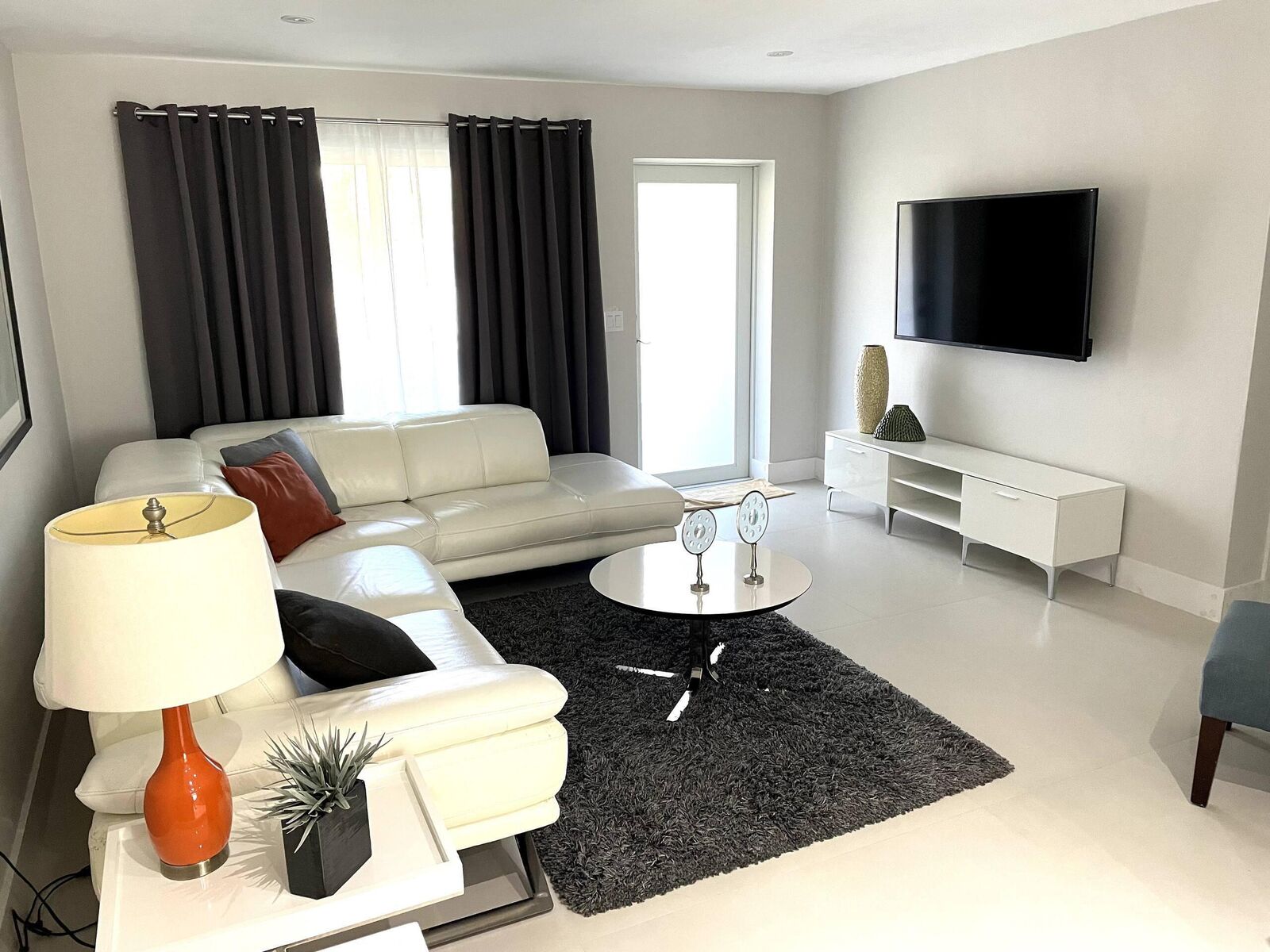Property Photo:  1400 NE 23rd Street  FL 33305 