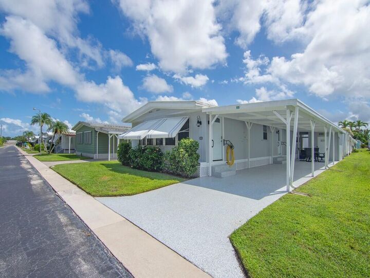 Property Photo:  4800 SE Federal Hwy Highway 65  FL 34994 