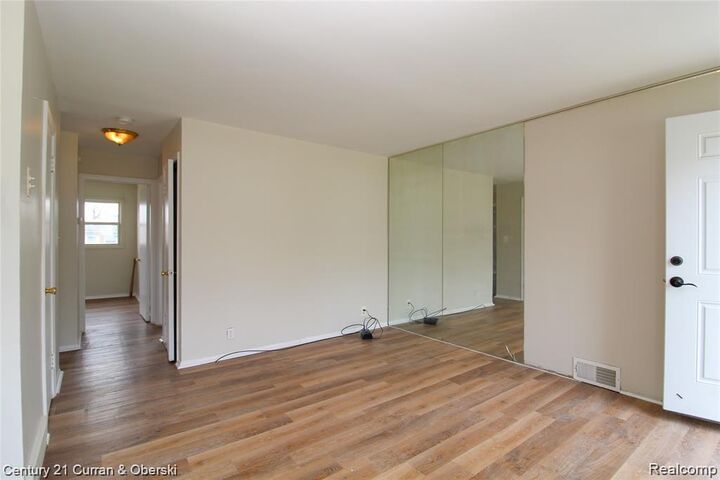 Property Photo:  1923-1919 Stieber Street  MI 48186 