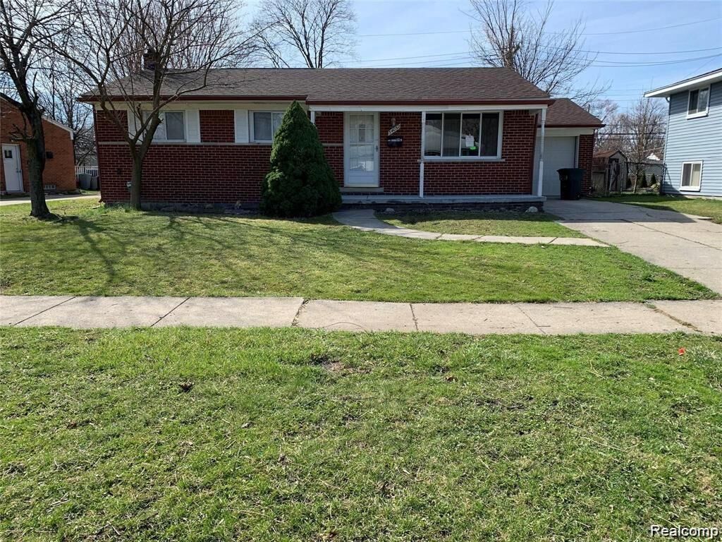 Property Photo:  34052 Viceroy Drive  MI 48310 