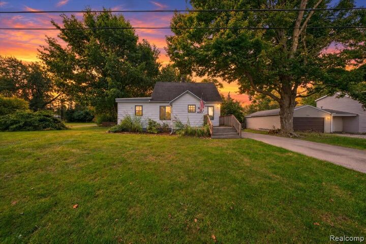 Property Photo:  4047 N Vassar Road  MI 48506 