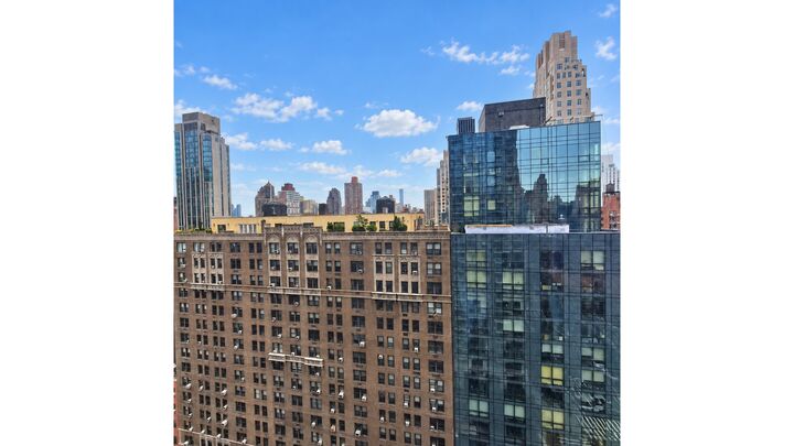 Property Photo:  301 E 79th Street 19R  NY 10075 