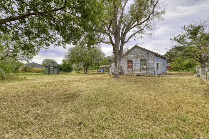 Property Photo:  817/819 W Cargile  TX 78801 