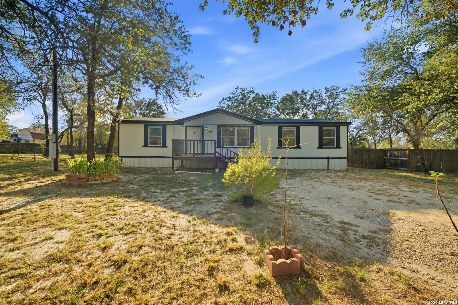 Property Photo: 23927 Wilted Oak TX 78264