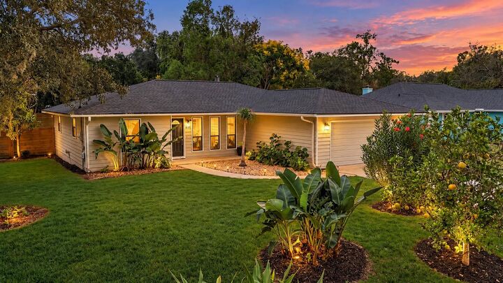 Property Photo: 444 Gerona Rd FL 32086