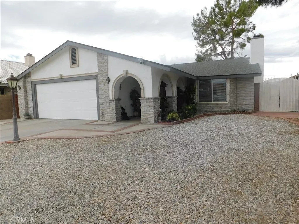 Property Photo: 13910 Driftwood Drive CA 92395