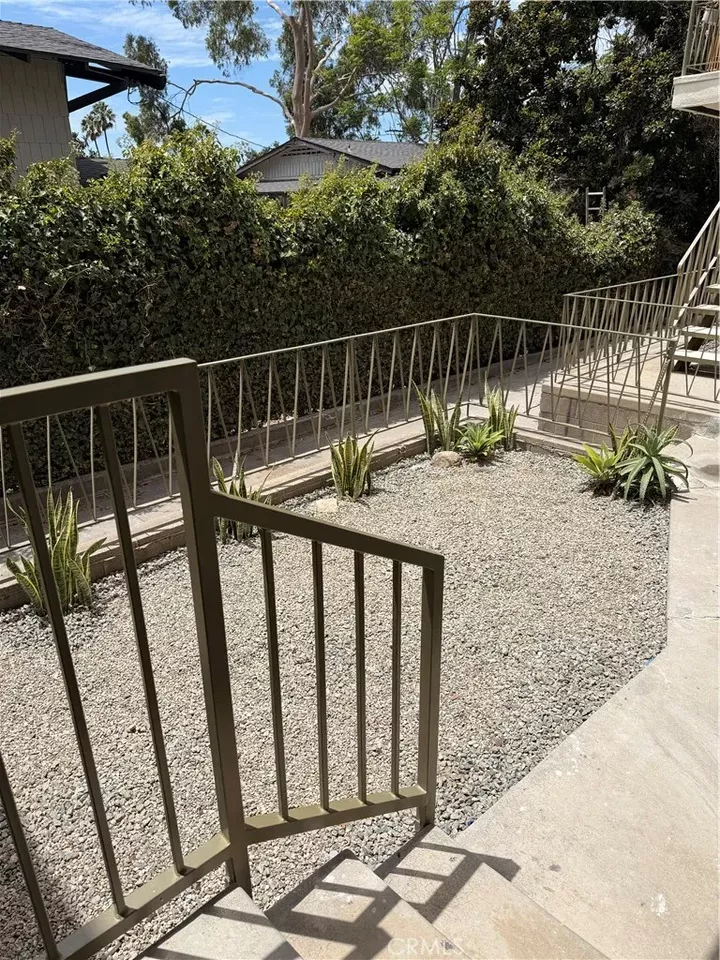 Property Photo:  1651 Golden Gate Ave 2  CA 90026 