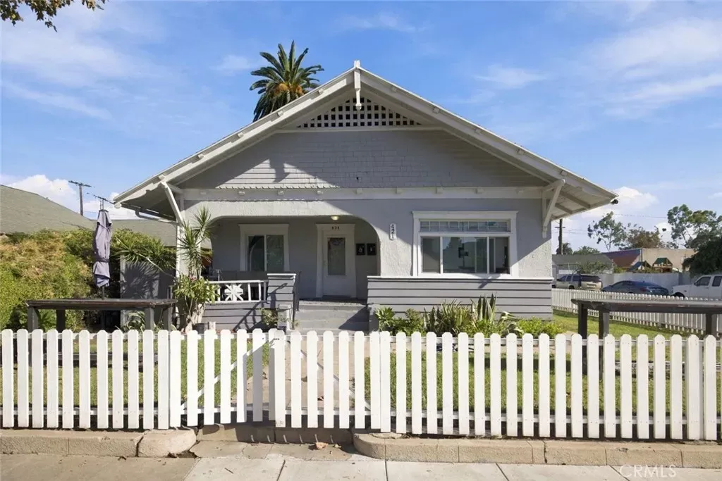 Property Photo:  421 E Walnut  CA 92701 
