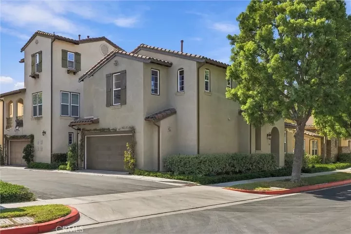 Property Photo: 301 Tall Oak CA 92603