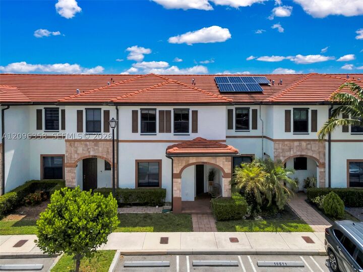Property Photo: 10615 W 34th Ct FL 33018