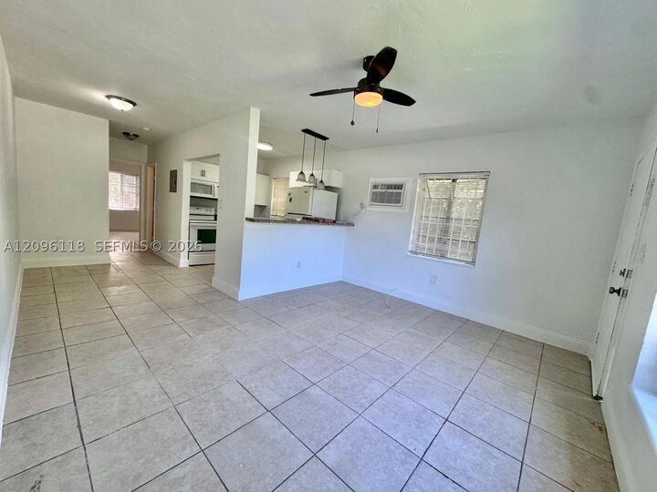 Property Photo:  
