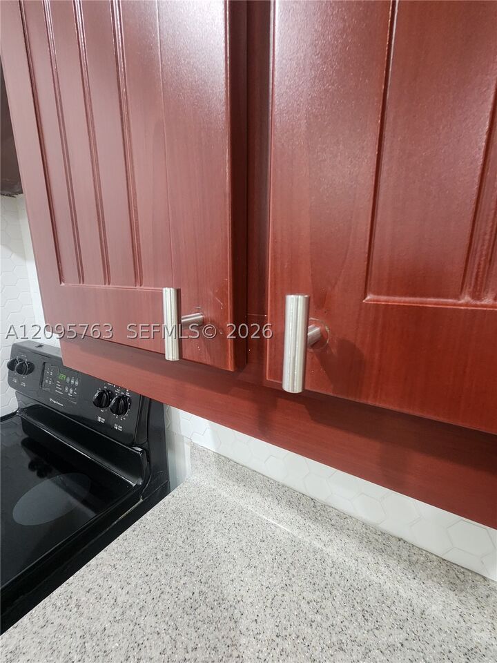 Property Photo: 2061 NW 47th Ter 402 FL 33313