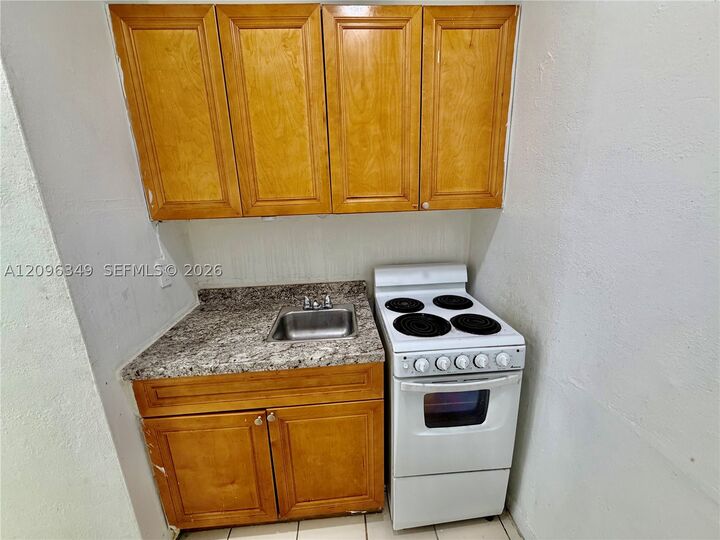 Property Photo:  2041 Jackson St 2  FL 33020 