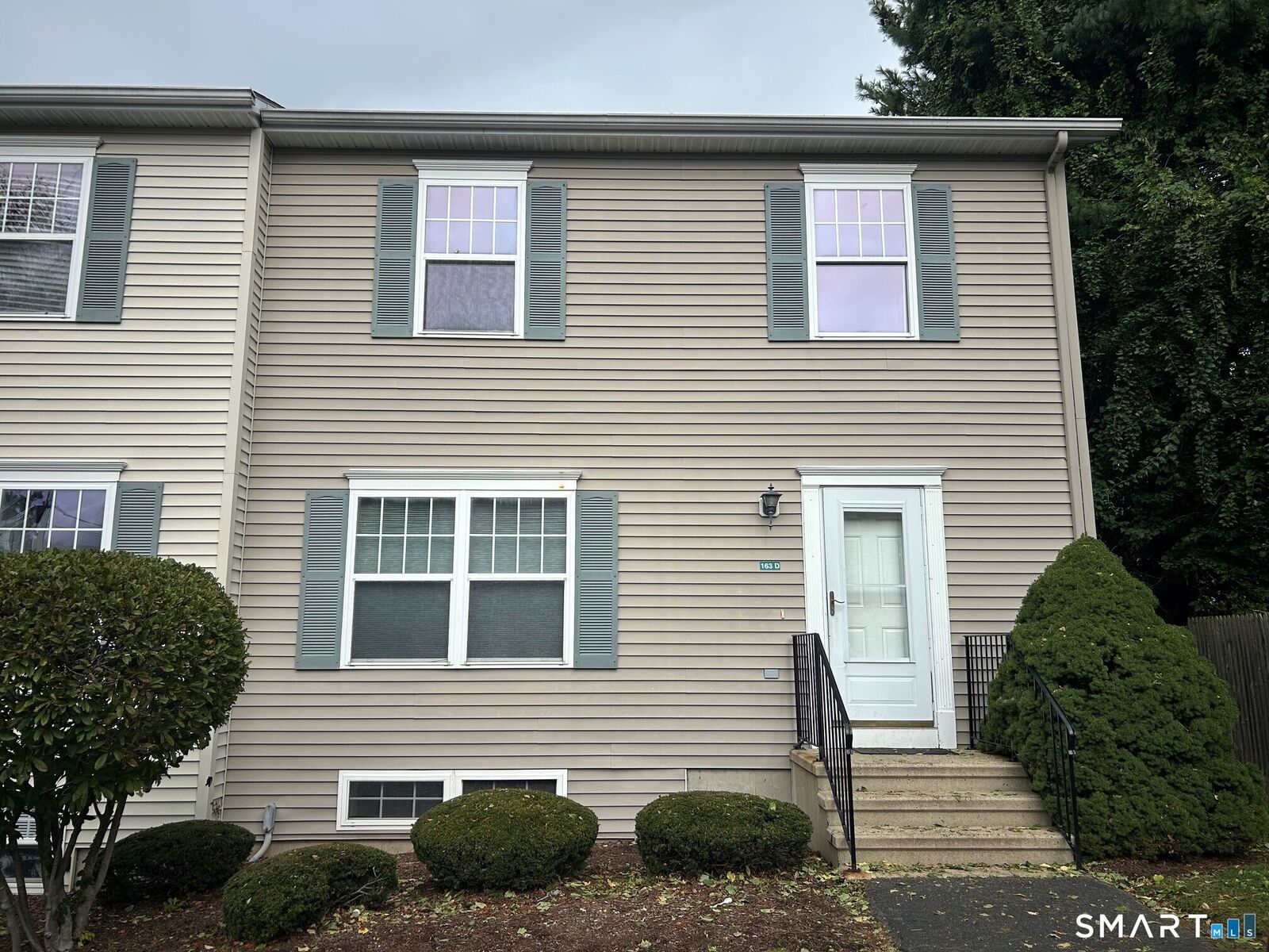 Property Photo:  163 Otis Street D  CT 06615 