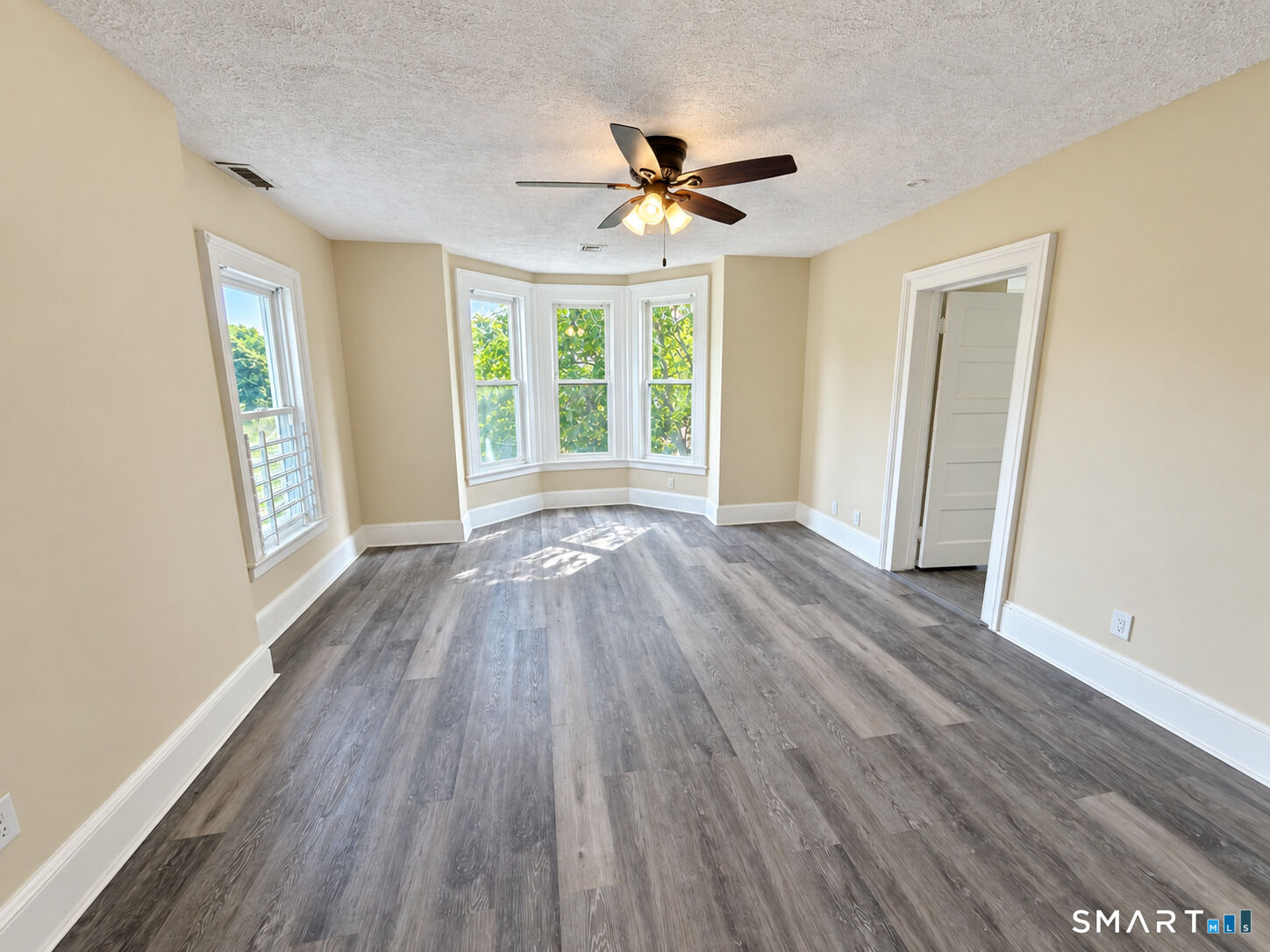 Property Photo:  7 Rockwood Avenue  CT 06401 