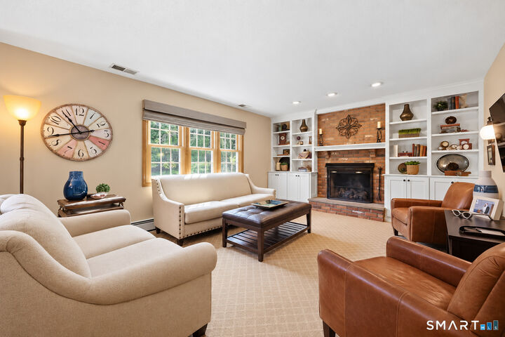 Property Photo:  48 Hawthorne Mead Drive  CT 06033 