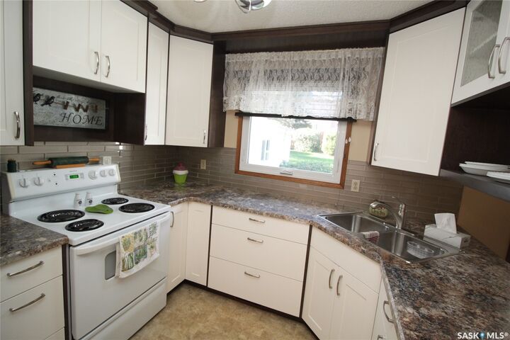 Property Photo: 15 Schwager Crescent SK S7H 5C1