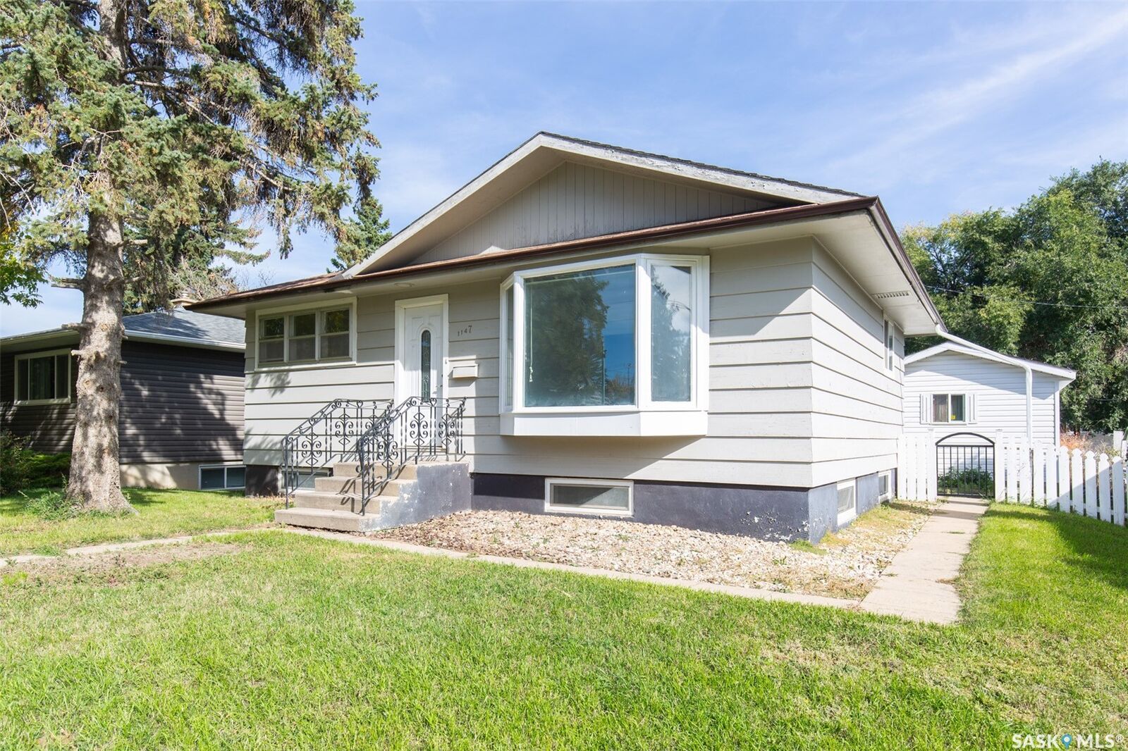 Property Photo:  1147 Main Street N  SK S6H 0X3 