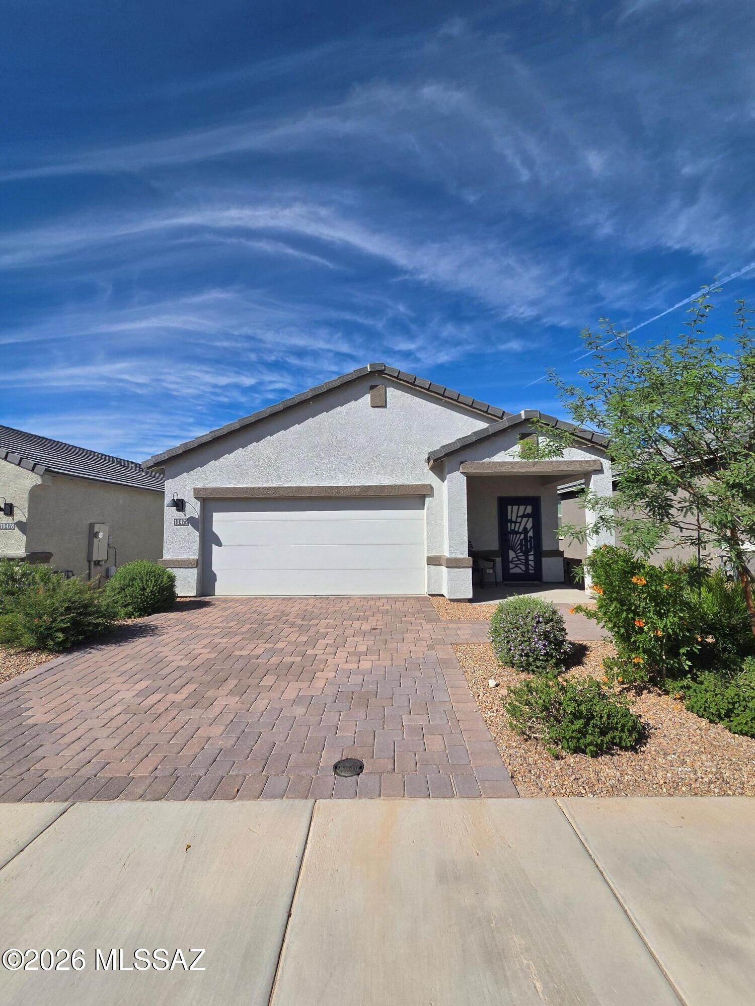 Property Photo: 10472 W Thetford Lane AZ 85653