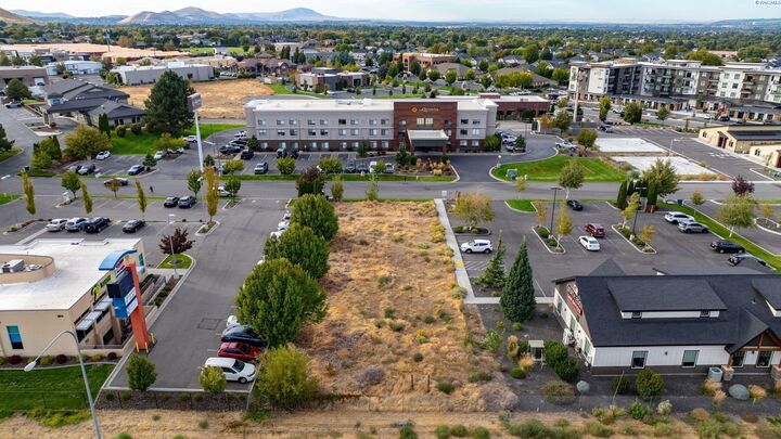 Property Photo: 2583 S Quillan Place WA 99338