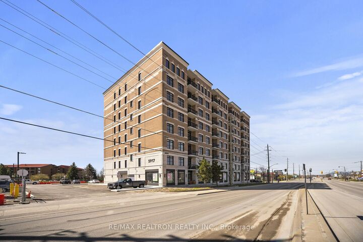 Property Photo:  5917 Main Street Ph811  ON L4A 5G4 