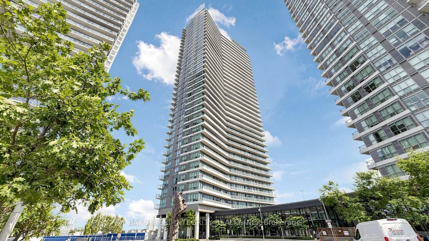 Property Photo:  117 McMahon Drive 303  ON M2K 0E4 