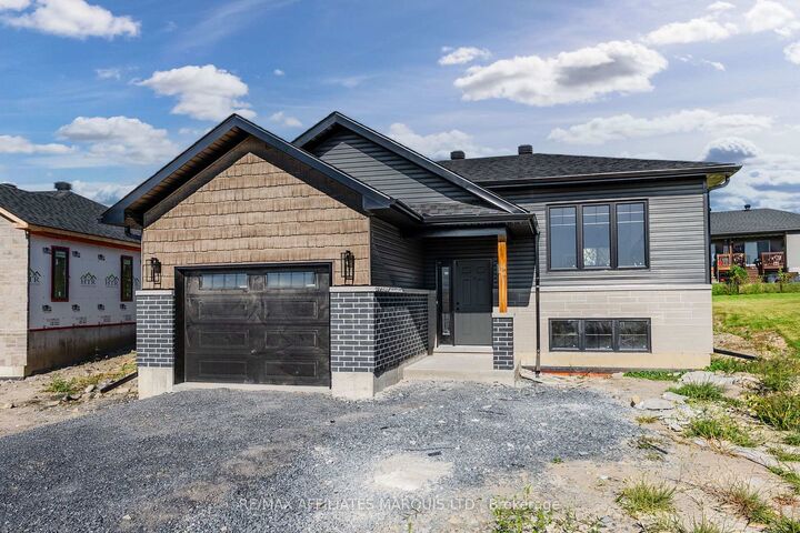 Property Photo:  201 Ruby Drive  ON K6H 0J8 