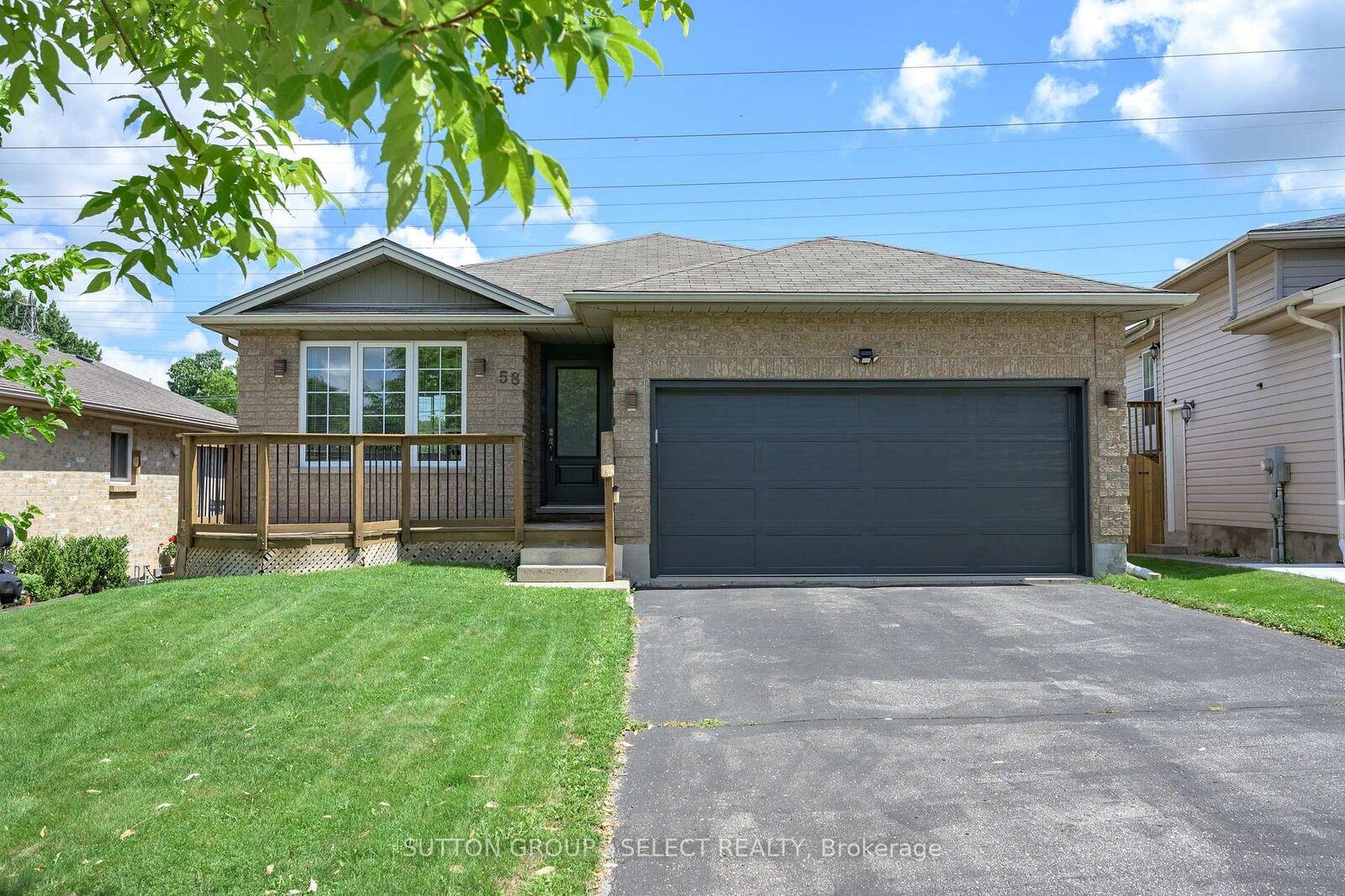 Property Photo:  58 Eula White Place  ON N5Z 5C2 