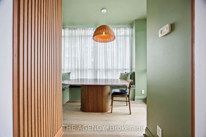 Property Photo:  1185 The Queensway N/A 1104  ON M8Z 0C6 