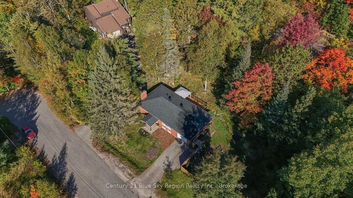 Property Photo:  20 Wilmot Street  ON P1B 8G4 