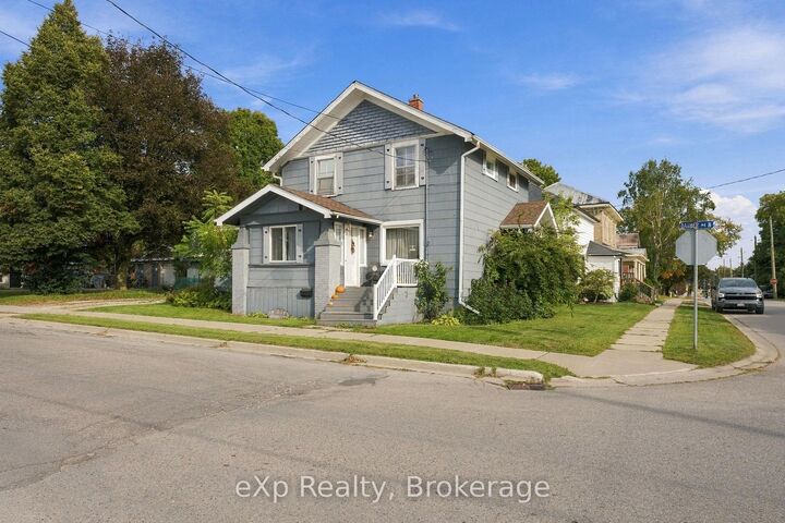 Property Photo:  310 Barber Avenue N  ON N4W 1R9 