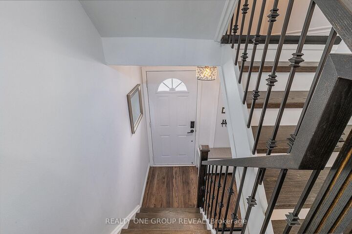 Property Photo:  222 Pearson Street 15  ON L1G 7C6 