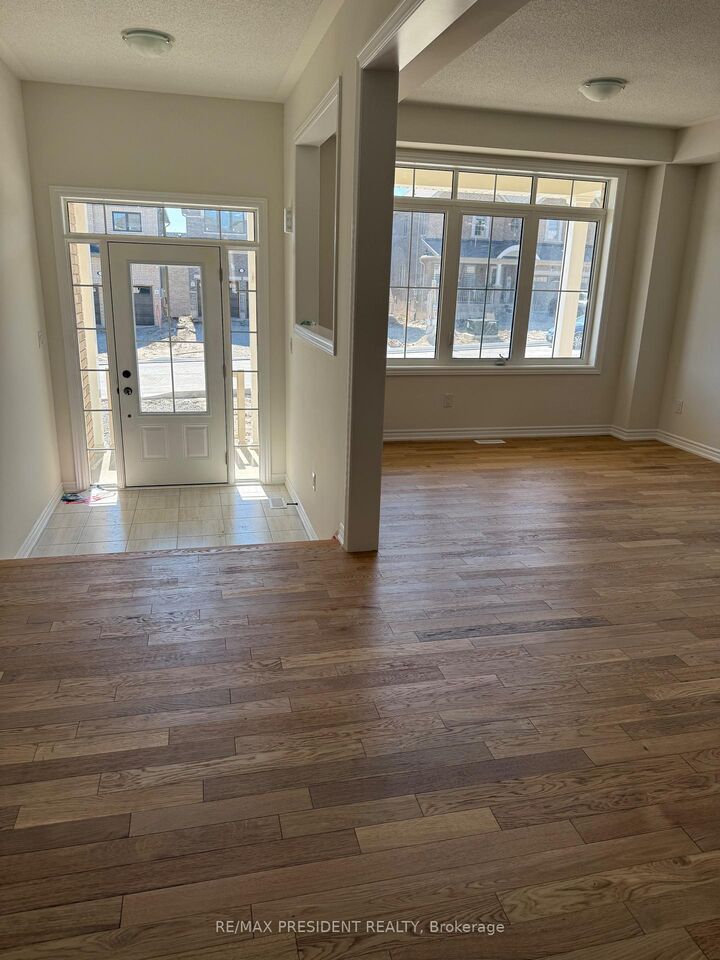Property Photo:  71 Lawrence D. Pridham Avenue  ON L9R 0X4 