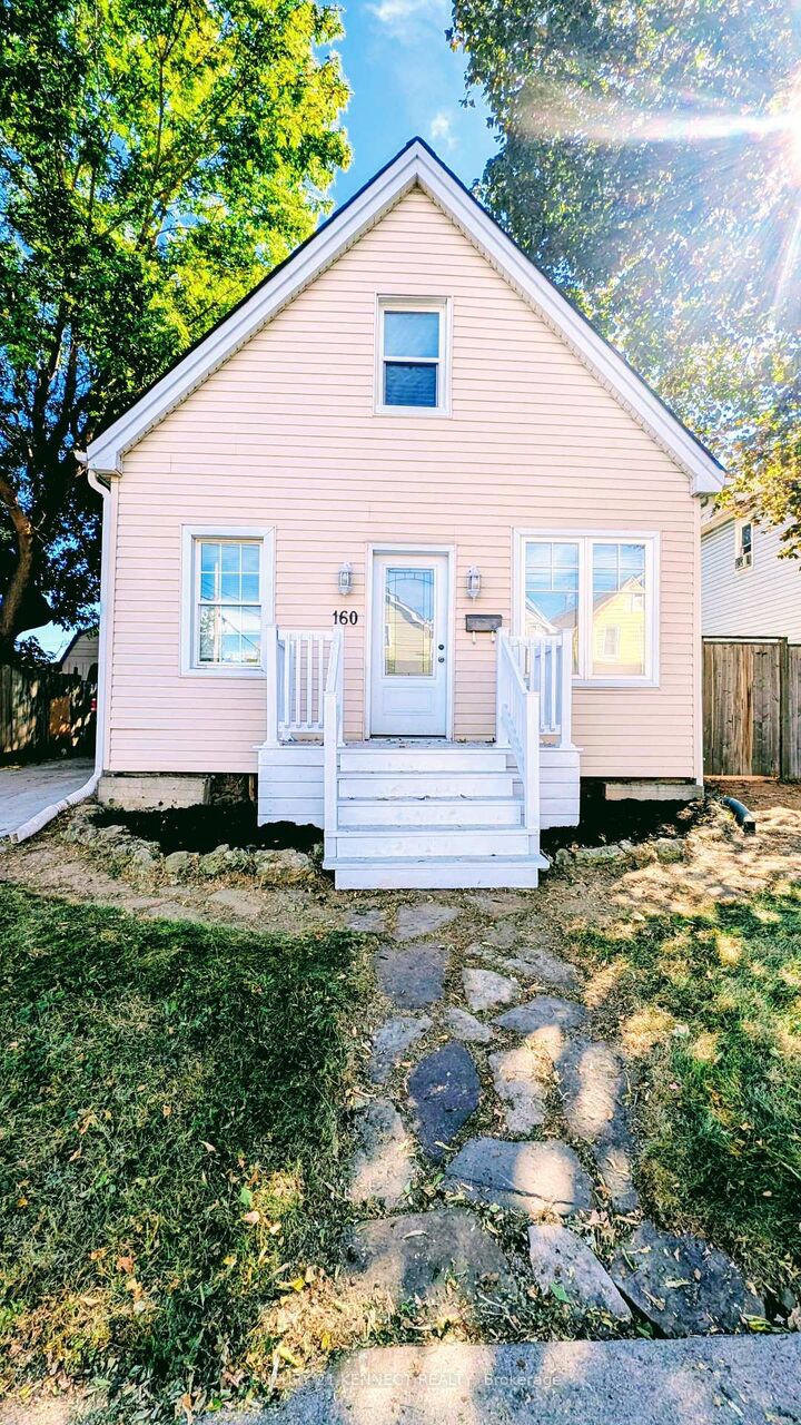 Property Photo:  160 Glendale Avenue N  ON L8L 7J8 