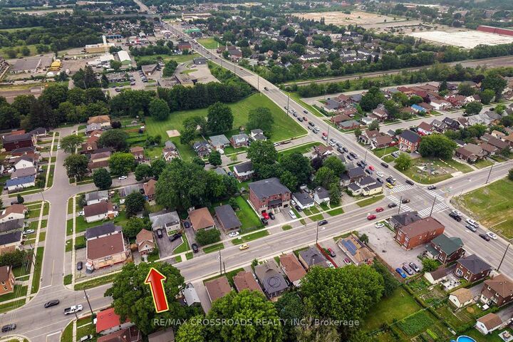 Property Photo:  313 Olive Avenue  ON L1H 2P5 