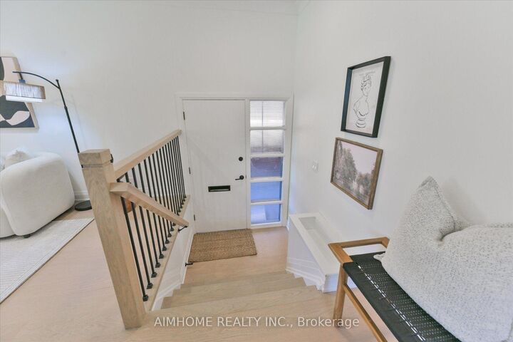 Property Photo:  121 Wyndcliff Crescent  ON M4A 2J9 