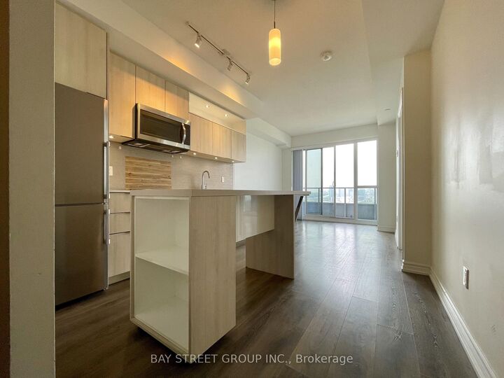 Property Photo:  50 Forest Manor Road 1104  ON M2J 1M1 