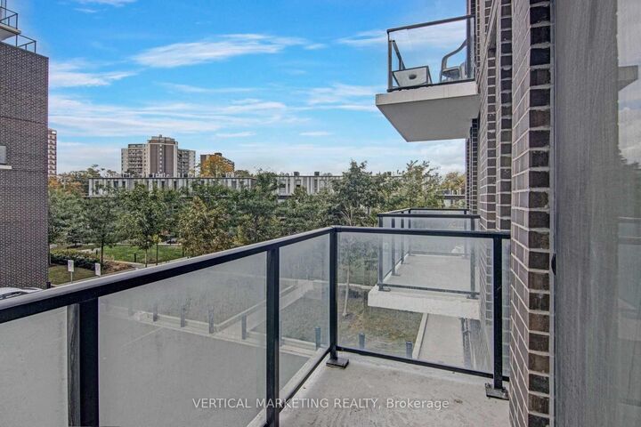 Property Photo:  150 Fairview Mall Drive 204  ON M2J 0E7 